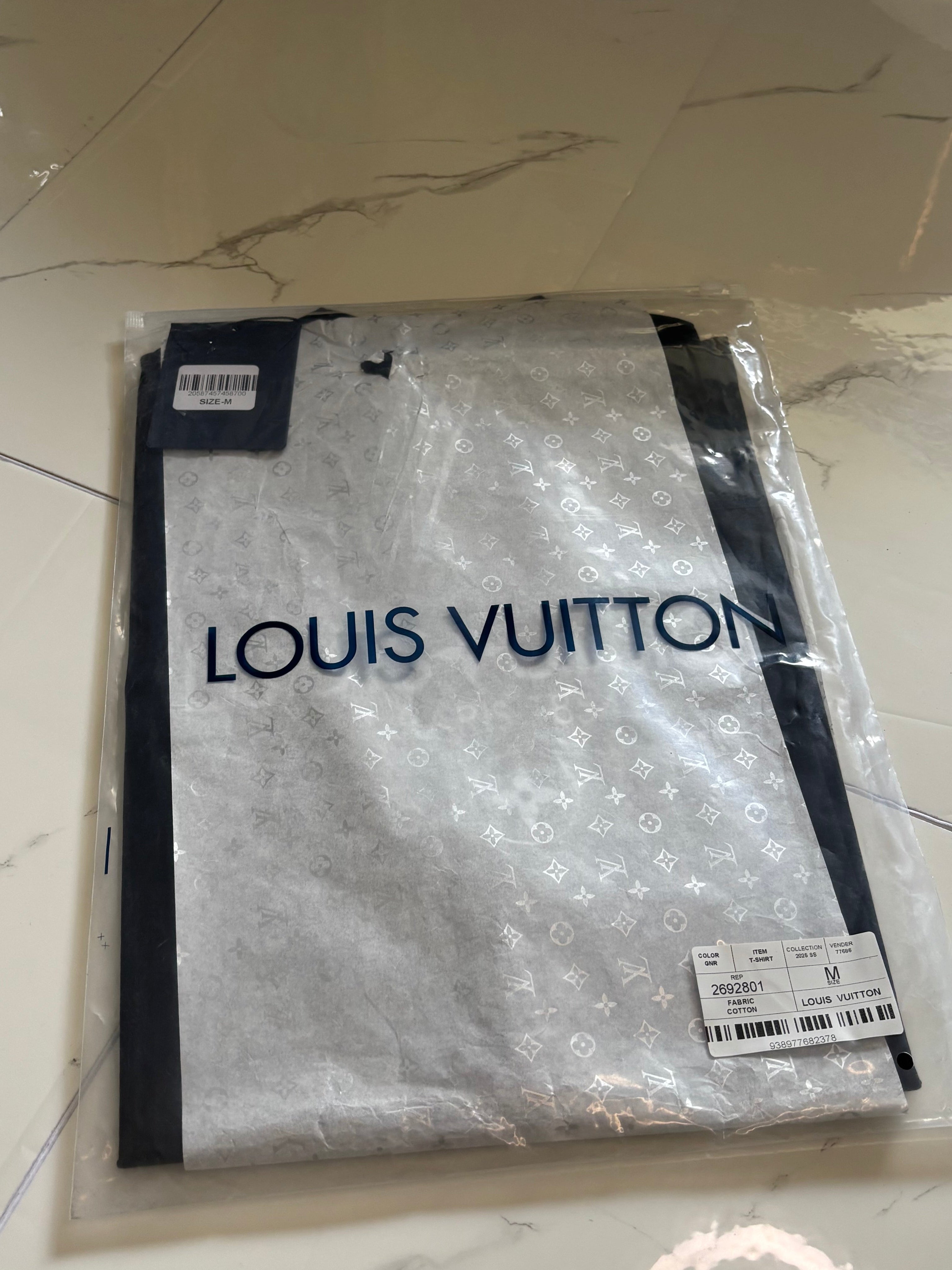 LV SCRIBBLE LOGO - medium