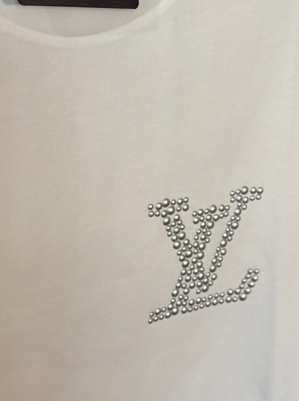 LV STUDDED LOGO - medium