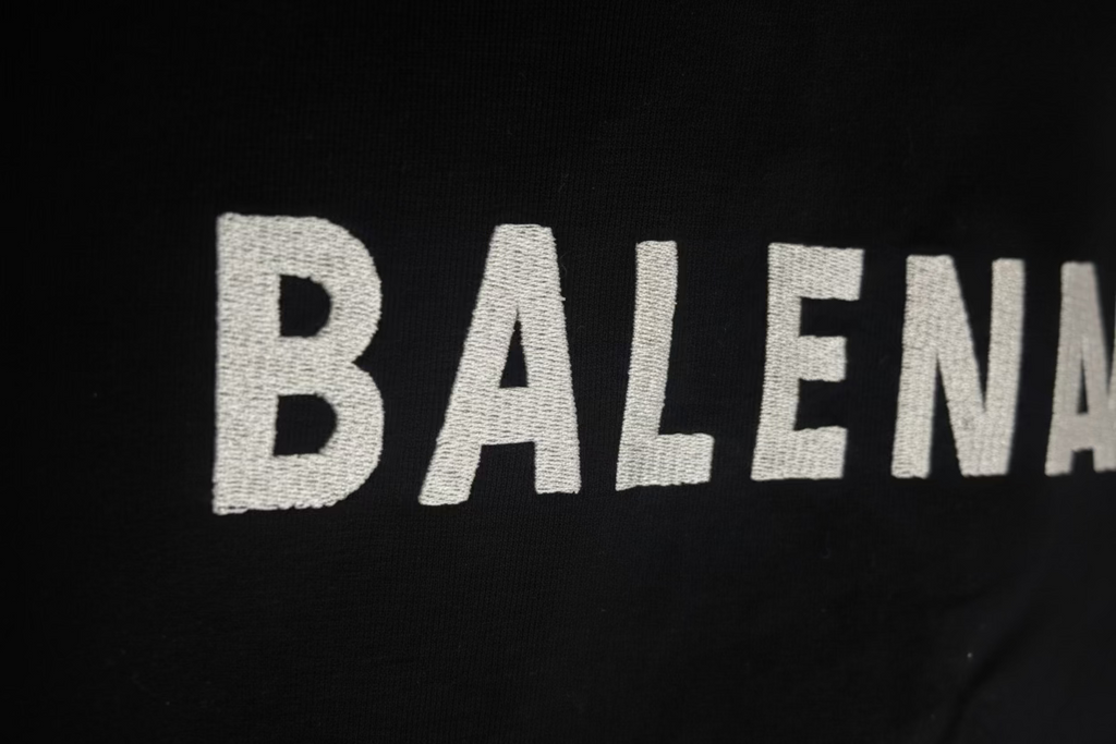 BALNCIAGA CLASSIC EMBROIDERY LOGO - small