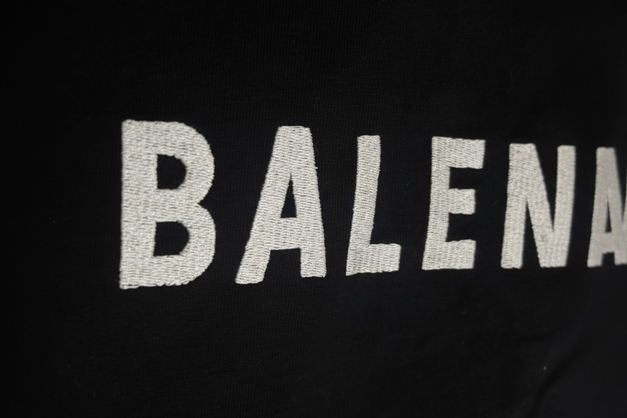BALNCIAGA CLASSIC Embroidery LOGO - medium