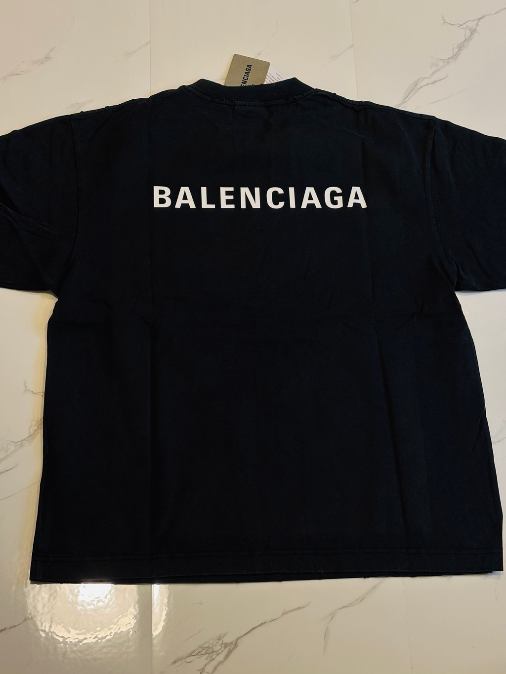 BALNCIAGA DISTRESSED LOOK - medium
