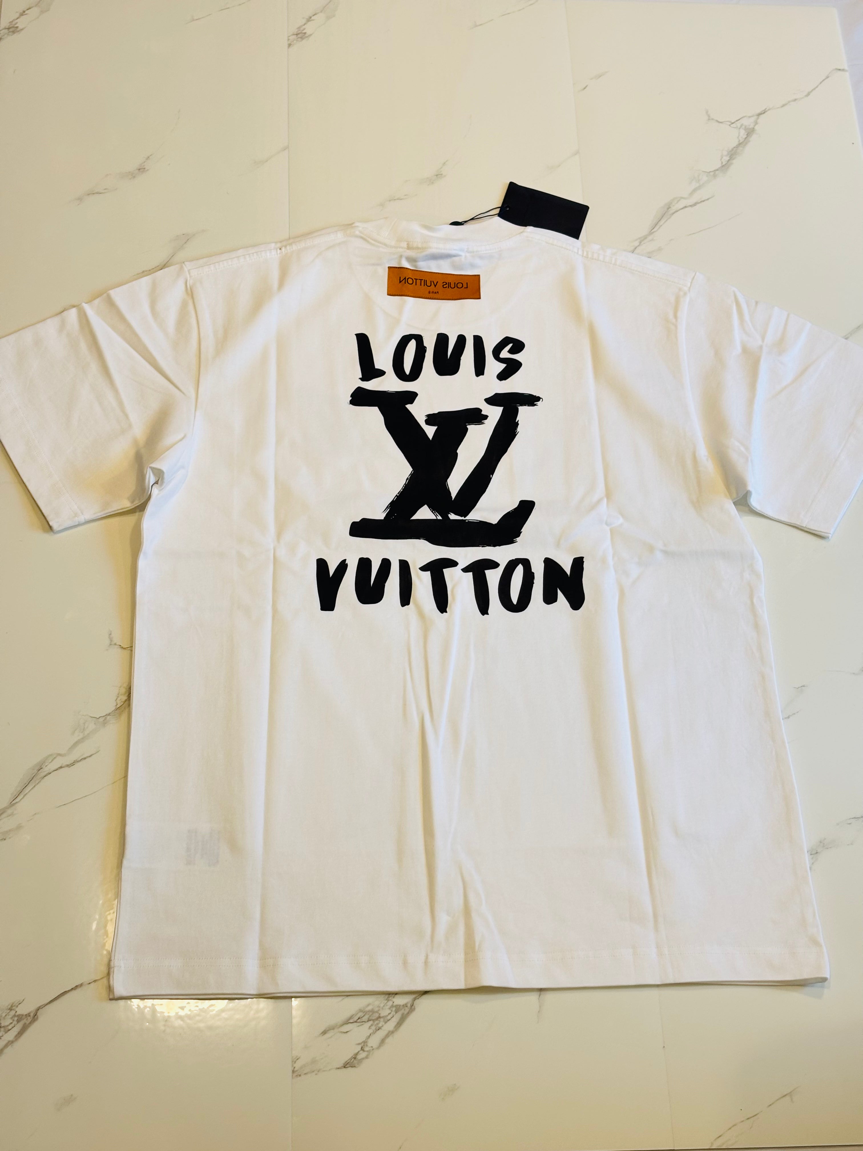 LV GRAFFITTI LOGO- medium
