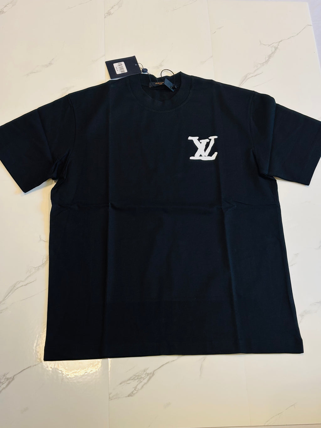 LV GRAFFITTI LOGO- medium