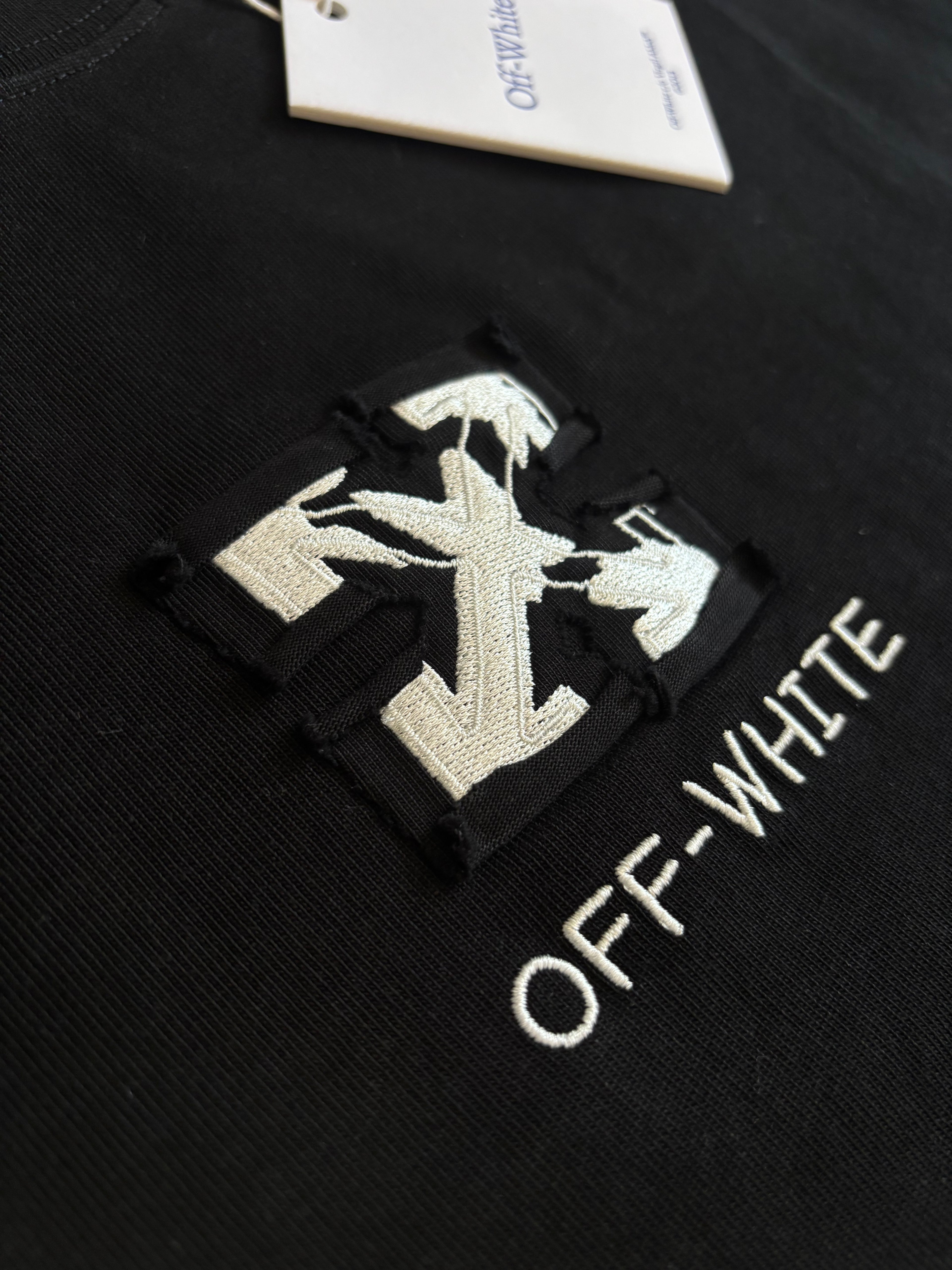 OFF WHT RAGS LOGO