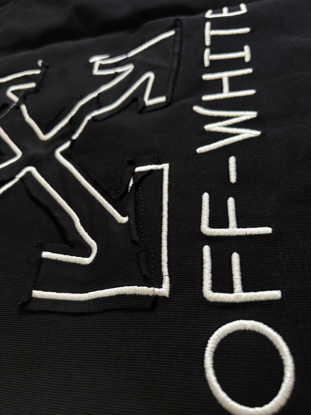 OFF WHT RAGS LOGO