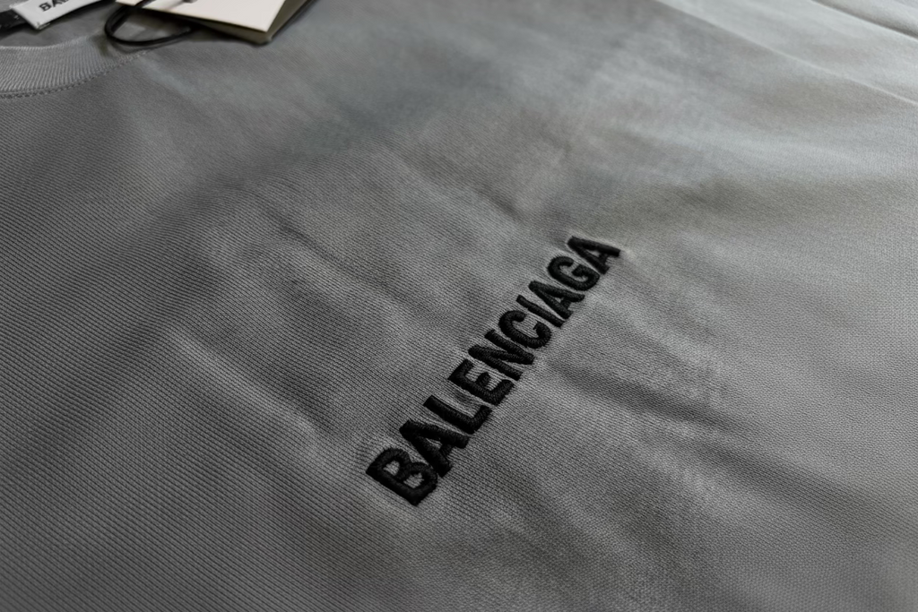 BALNCIAGA CLASSIC EMBROIDERY LOGO