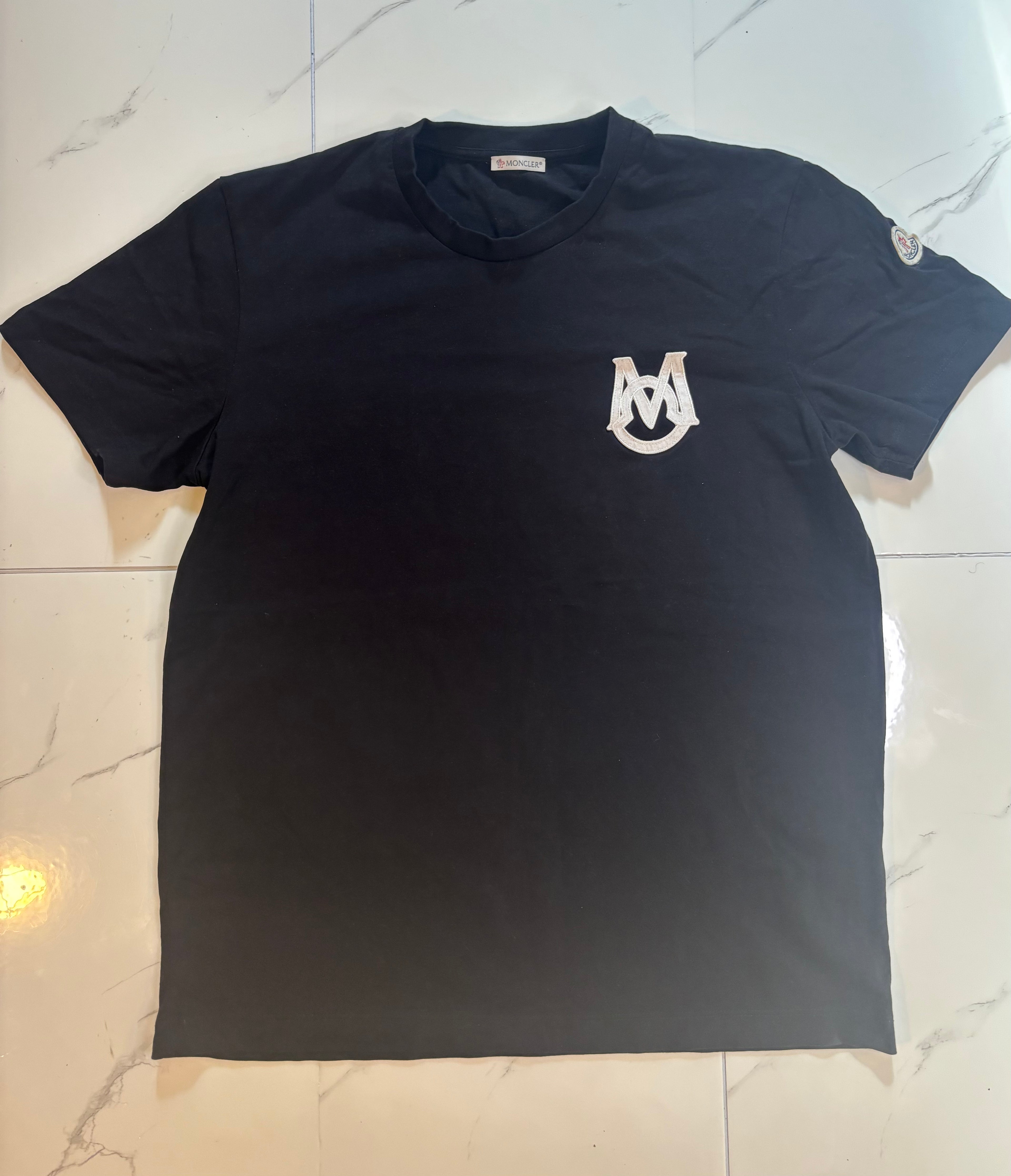 (PRE LOVED) Moncler classic logo T shirt medium